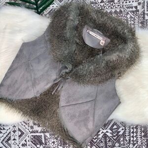 Chelsea & Violet Faux Fur Gray Vest. Size medium